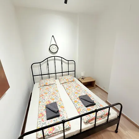 Tiny Tonitza Old Town Apartment *