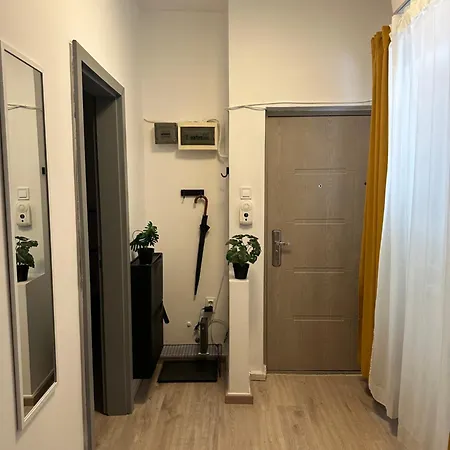 Tiny Tonitza Old Town Apartment Bucharest