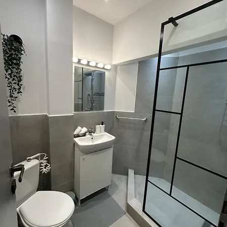 Tiny Tonitza Old Town Apartment Bucharest