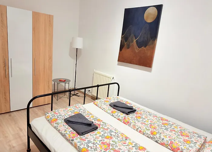 Tiny Tonitza Old Town Apartment *