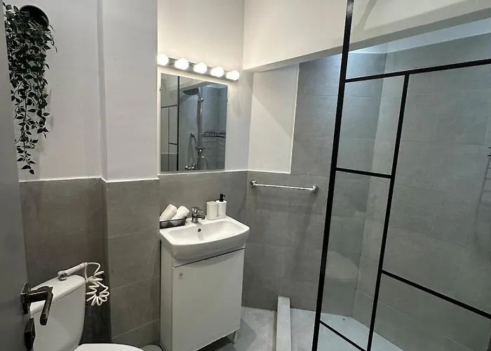 Tiny Tonitza Old Town Apartment Bucharest